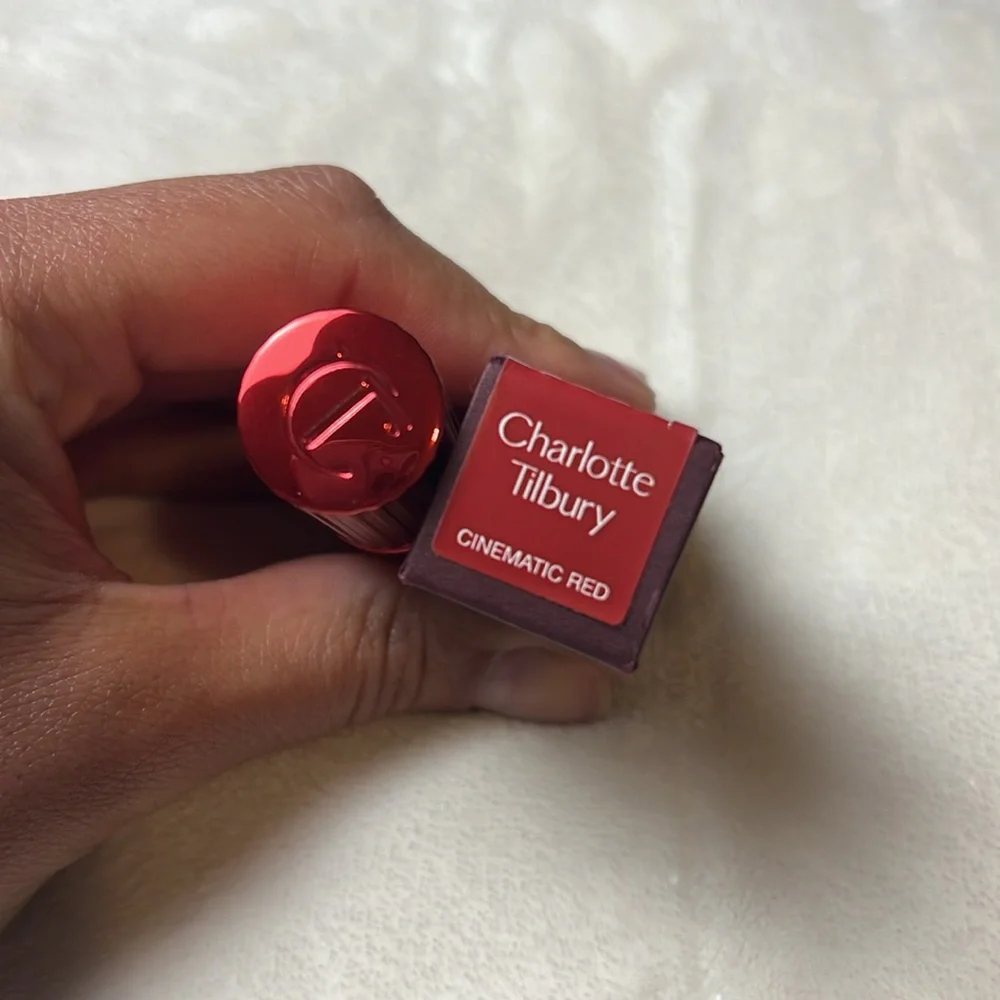 CHARLOTTE TILBURY Matte Revolution Lipstick- Cinematic Red